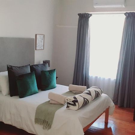 Boer&Brit Villa Graaff-Reinet Kamer foto